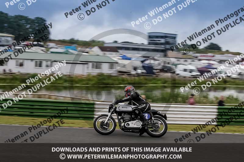 Vintage motorcycle club;eventdigitalimages;mallory park;mallory park trackday photographs;no limits trackdays;peter wileman photography;trackday digital images;trackday photos;vmcc festival 1000 bikes photographs